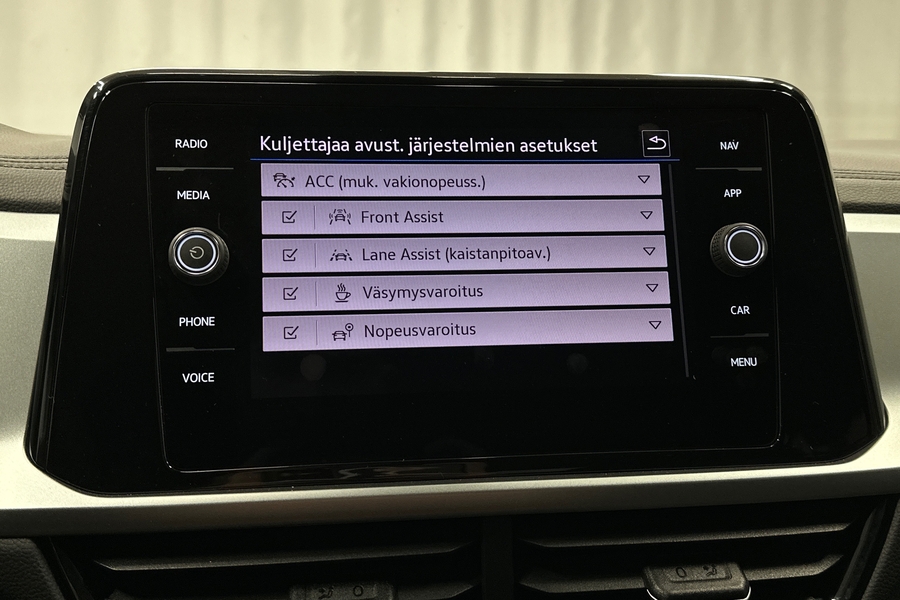 Volkswagen T-Roc vaihtoauto