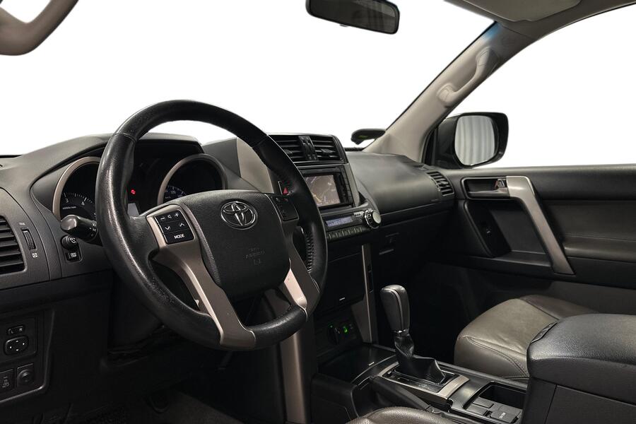 Toyota Land Cruiser vaihtoauto