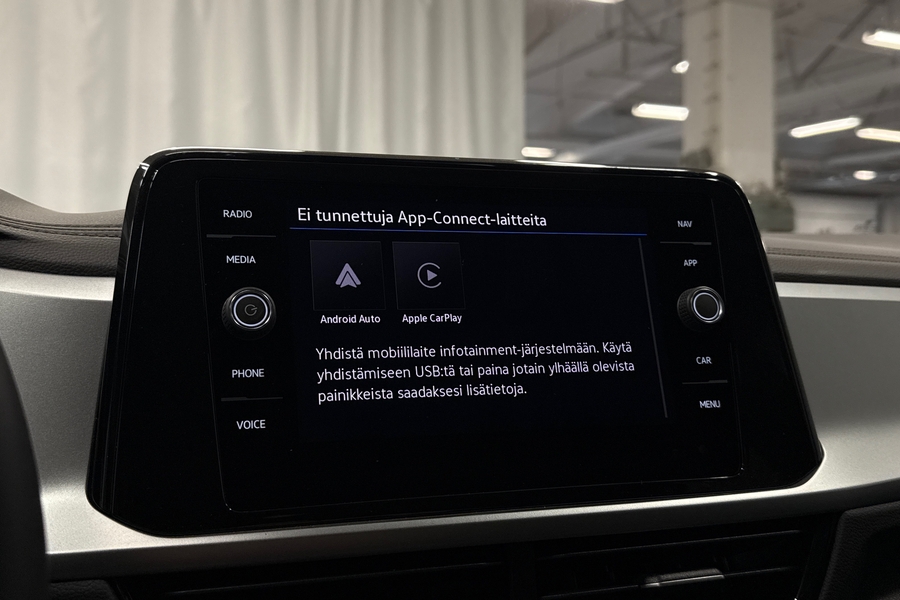 Volkswagen T-Roc vaihtoauto