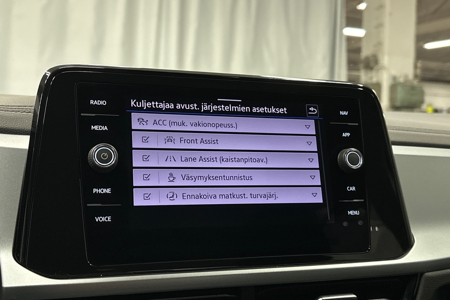 Volkswagen T-Roc vaihtoauto