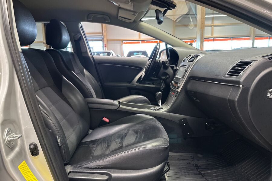 Toyota Avensis vaihtoauto