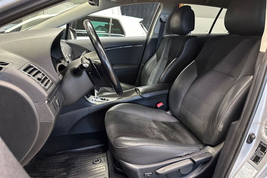 Toyota Avensis vaihtoauto
