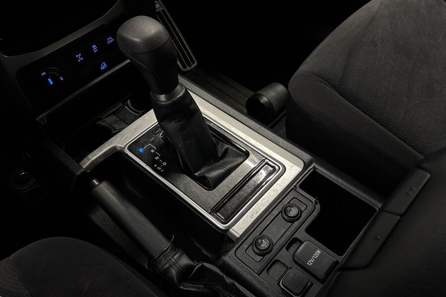 Toyota Land Cruiser vaihtoauto