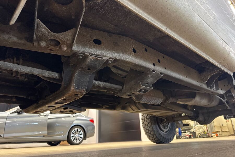 Mazda B2500 vaihtoauto