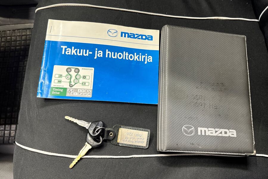 Mazda B2500 vaihtoauto