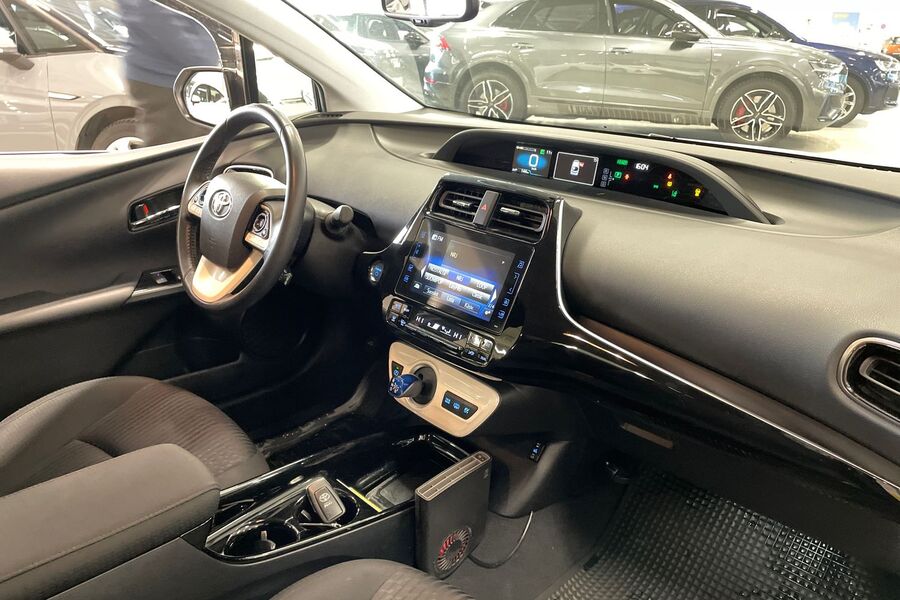 Toyota Prius Plug-in vaihtoauto