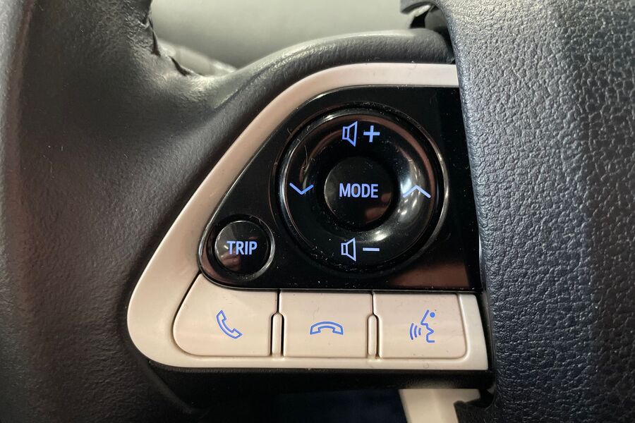 Toyota Prius Plug-in vaihtoauto