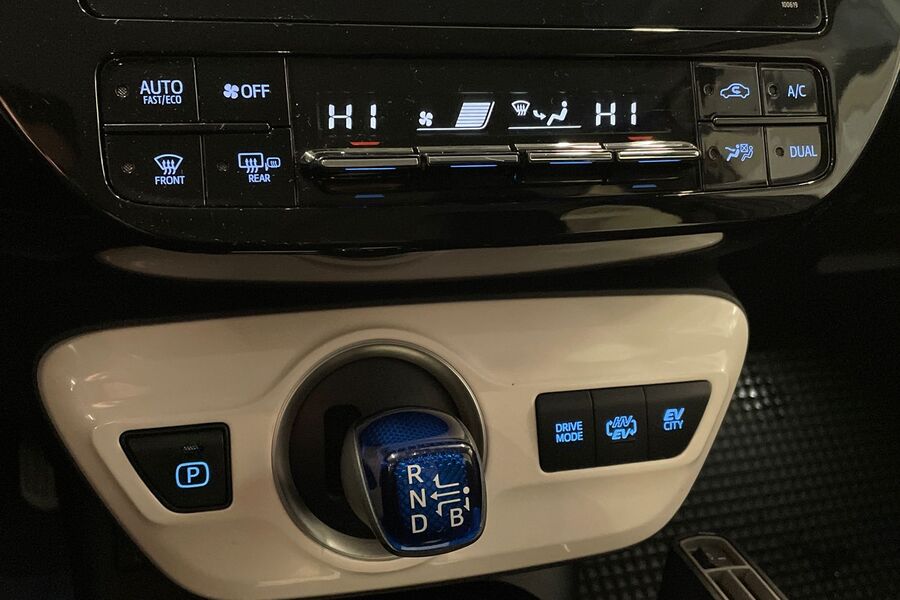 Toyota Prius Plug-in vaihtoauto