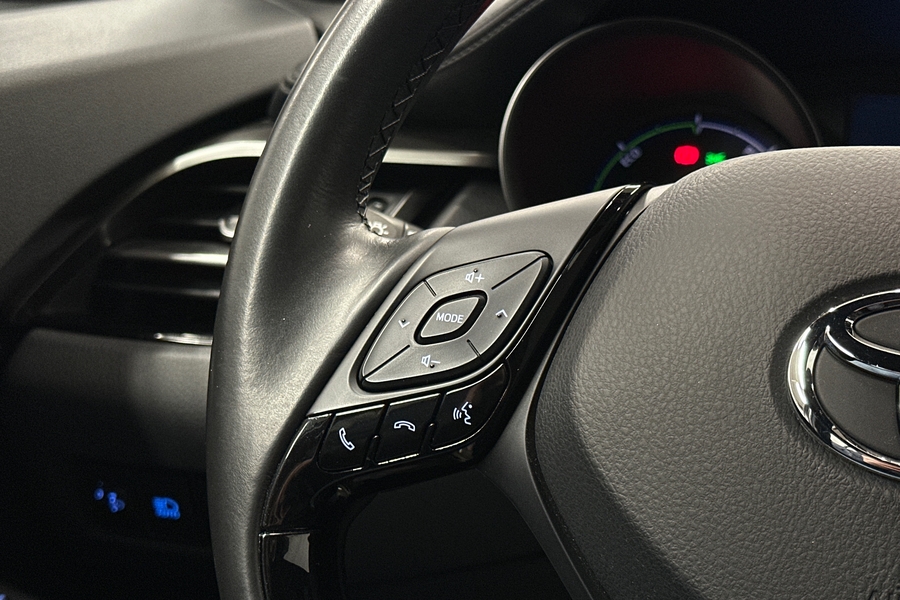 Toyota C-HR vaihtoauto