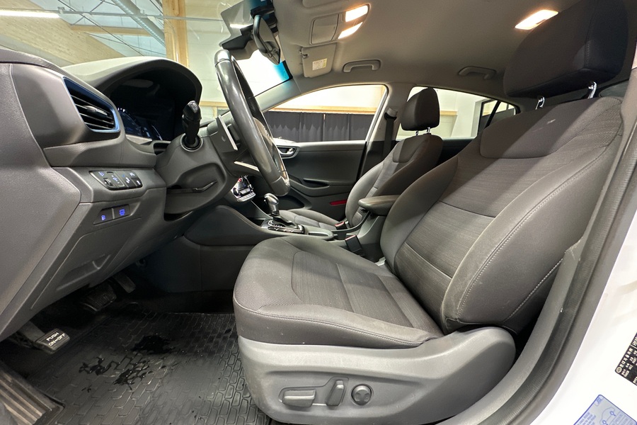 Hyundai IONIQ hybrid vaihtoauto
