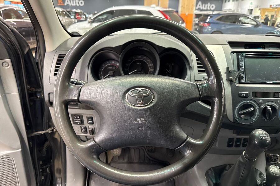 Toyota Hilux vaihtoauto