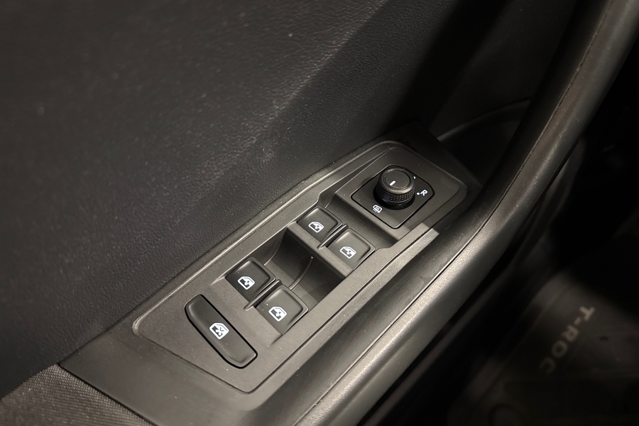 Volkswagen T-Roc vaihtoauto