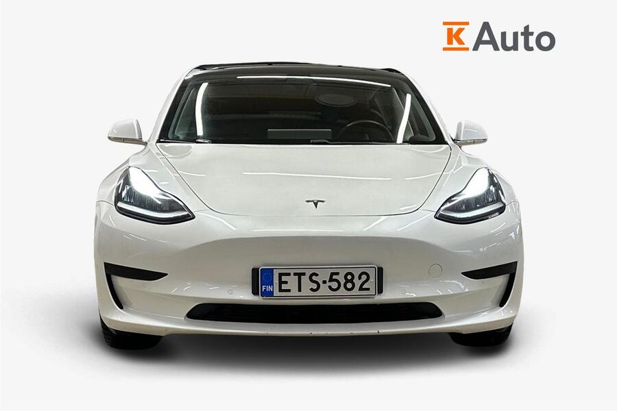 Tesla Model 3 vaihtoauto