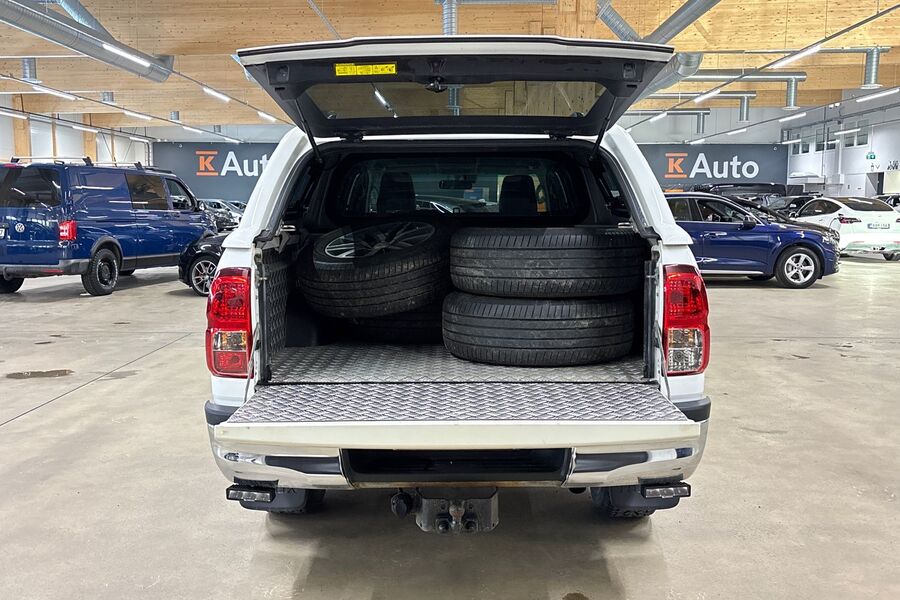 Toyota Hilux vaihtoauto