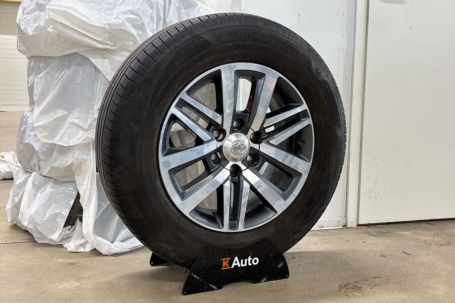 Toyota Hilux vaihtoauto