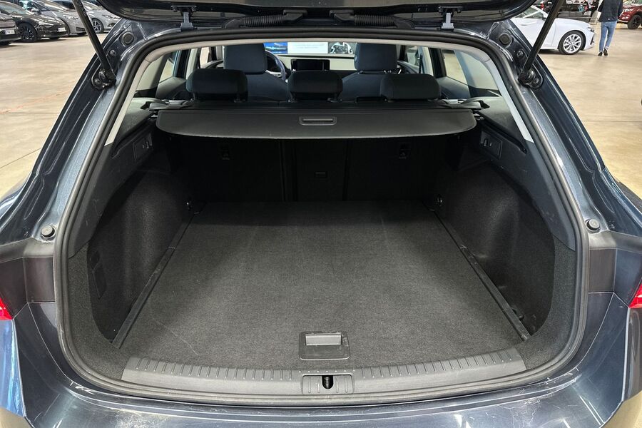 SEAT Leon Sportstourer vaihtoauto