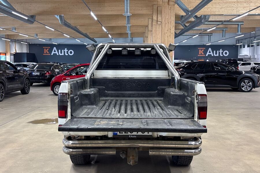 Toyota Hilux vaihtoauto