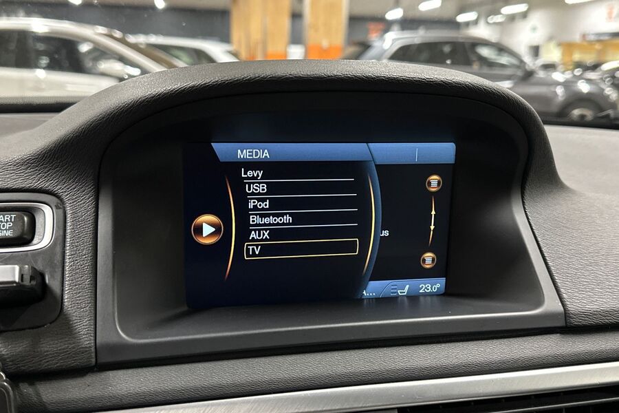 Volvo V70 vaihtoauto