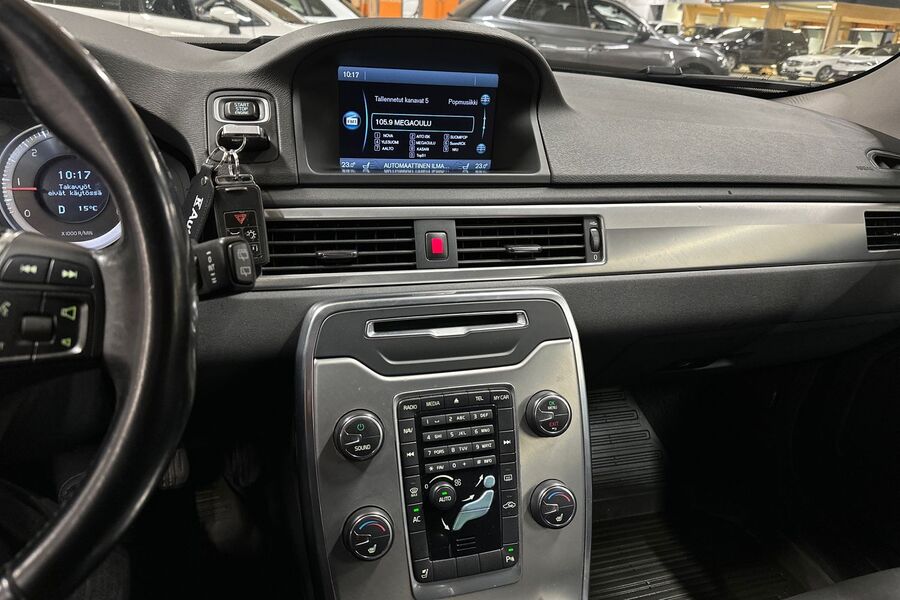 Volvo V70 vaihtoauto