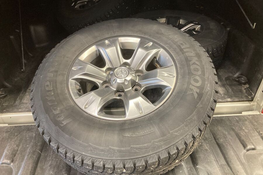 Toyota Hilux vaihtoauto