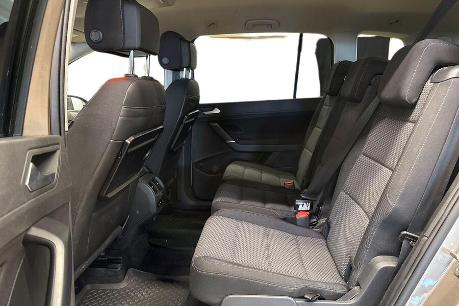 Volkswagen Touran vaihtoauto