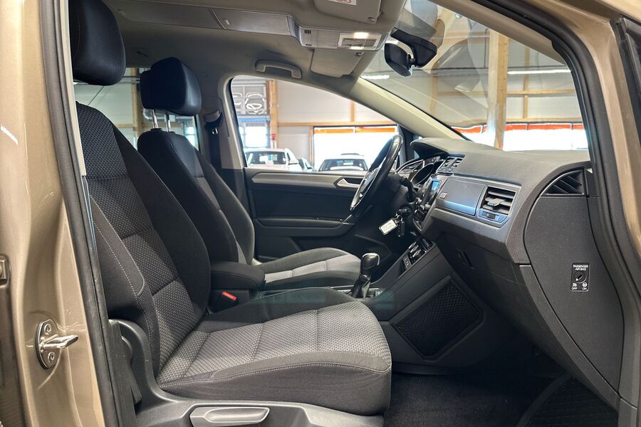 Volkswagen Touran vaihtoauto