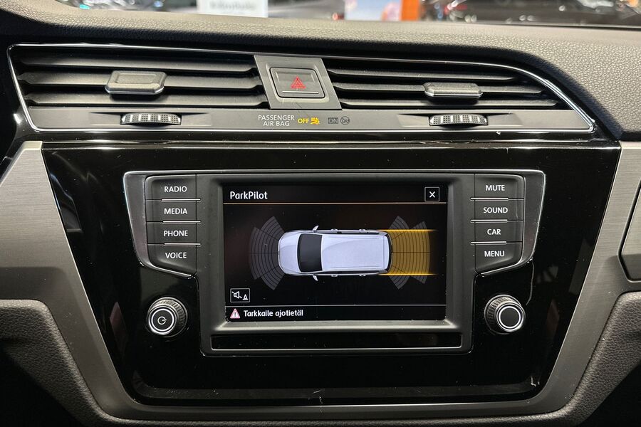 Volkswagen Touran vaihtoauto