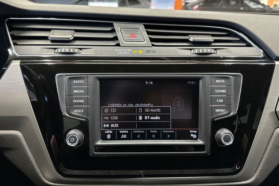 Volkswagen Touran vaihtoauto