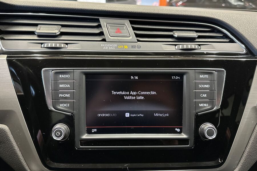 Volkswagen Touran vaihtoauto