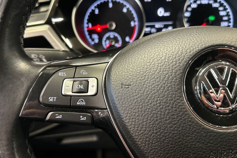 Volkswagen Touran vaihtoauto