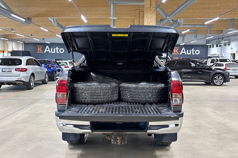 Toyota Hilux vaihtoauto