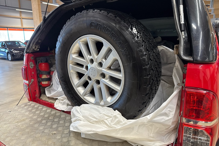 Toyota Hilux vaihtoauto