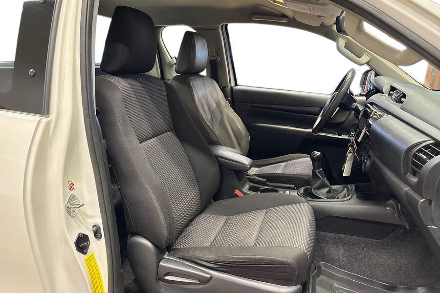 Toyota Hilux vaihtoauto