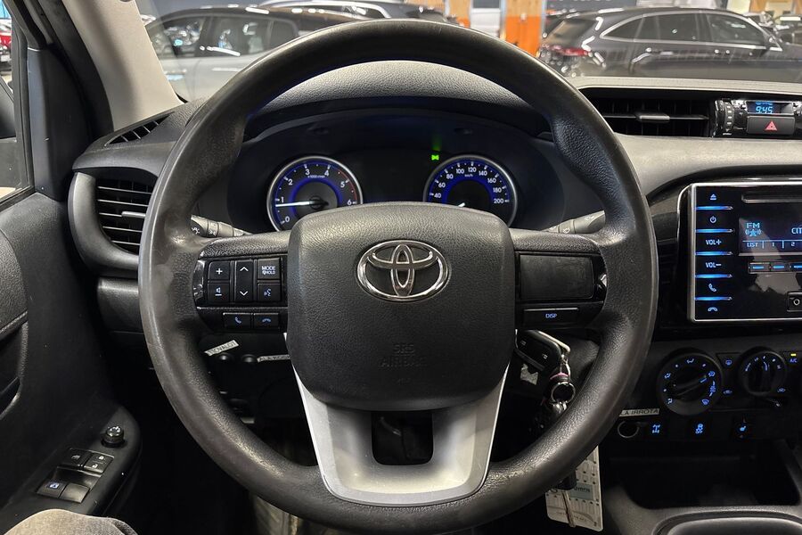 Toyota Hilux vaihtoauto