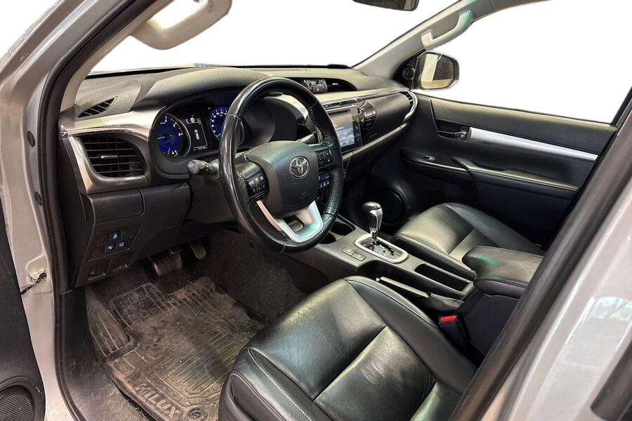 Toyota Hilux vaihtoauto