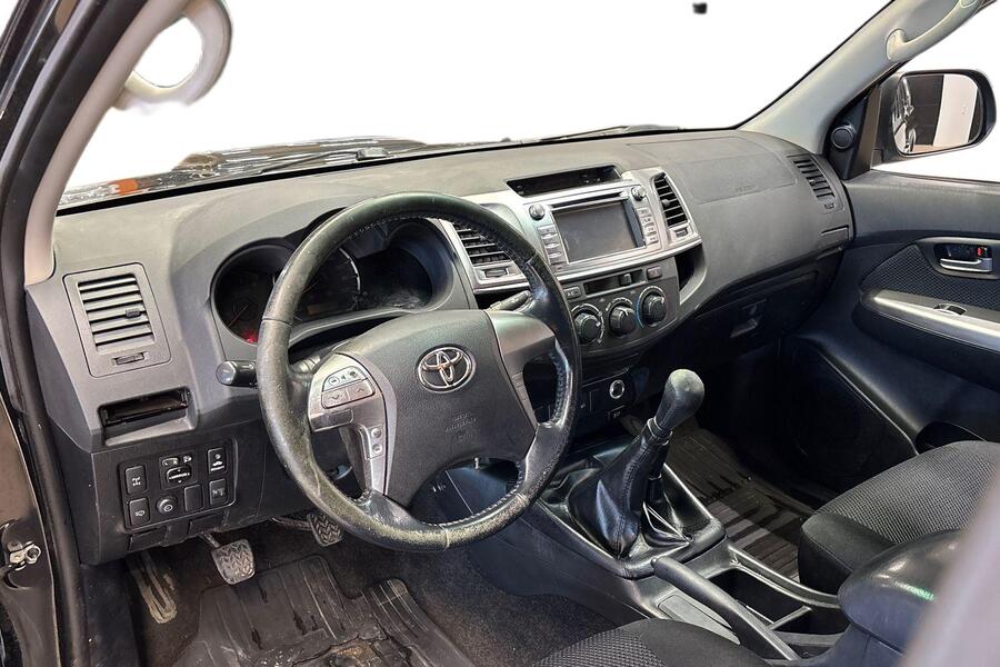 Toyota Hilux vaihtoauto