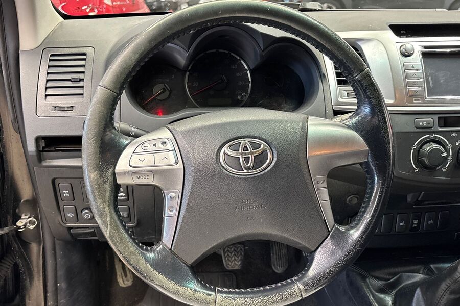Toyota Hilux vaihtoauto