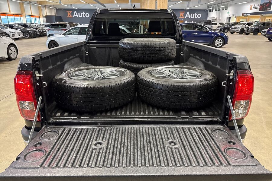 Toyota Hilux vaihtoauto