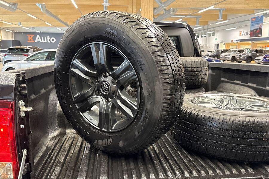 Toyota Hilux vaihtoauto