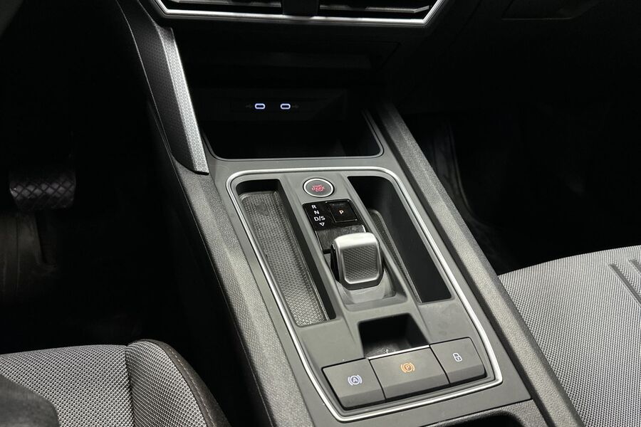 SEAT Leon Sportstourer vaihtoauto