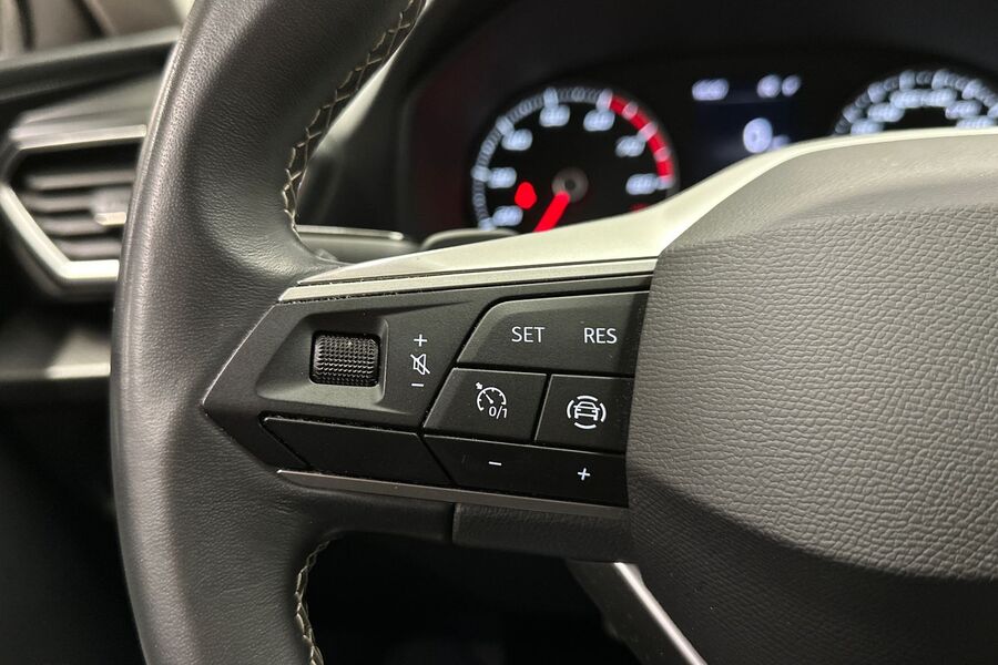 SEAT Leon Sportstourer vaihtoauto