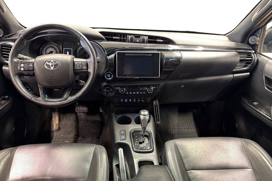 Toyota Hilux vaihtoauto