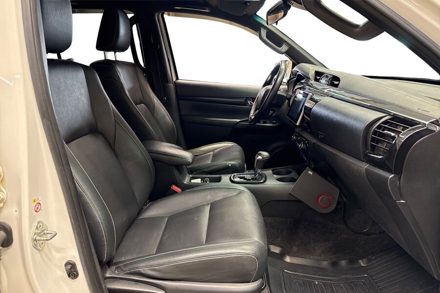 Toyota Hilux vaihtoauto