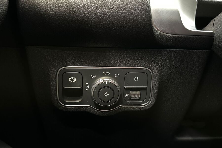 Mercedes-Benz EQB vaihtoauto