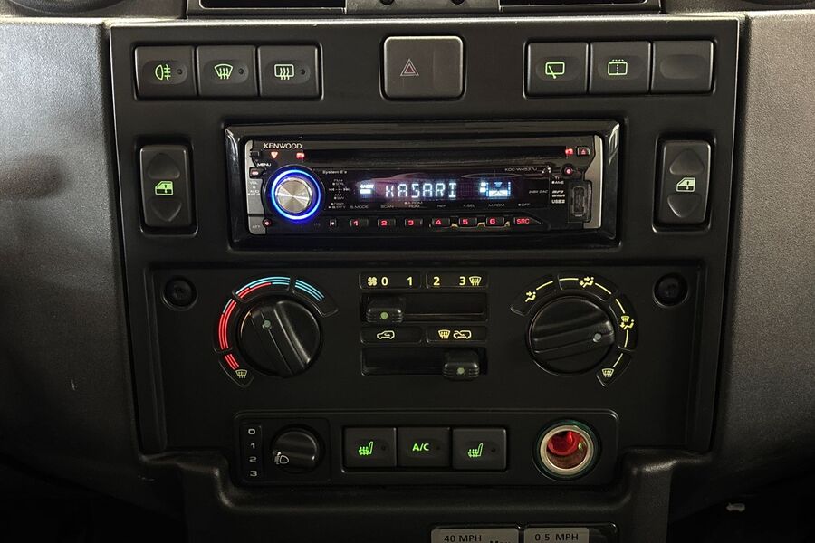 Land Rover Defender vaihtoauto