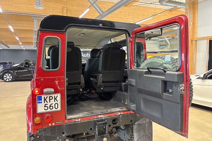 Land Rover Defender vaihtoauto
