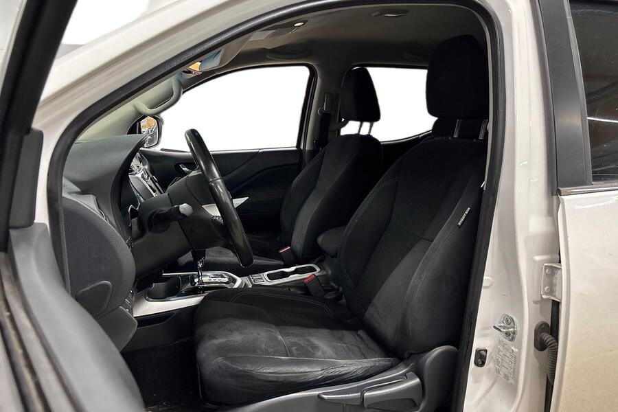 Nissan Navara vaihtoauto