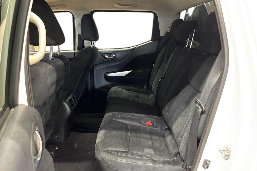 Nissan Navara vaihtoauto