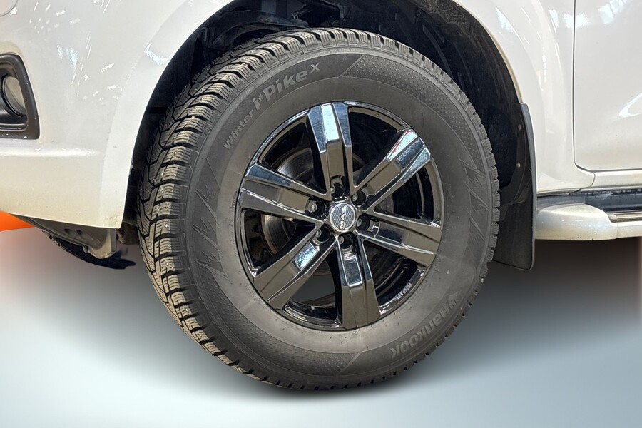 Nissan Navara vaihtoauto