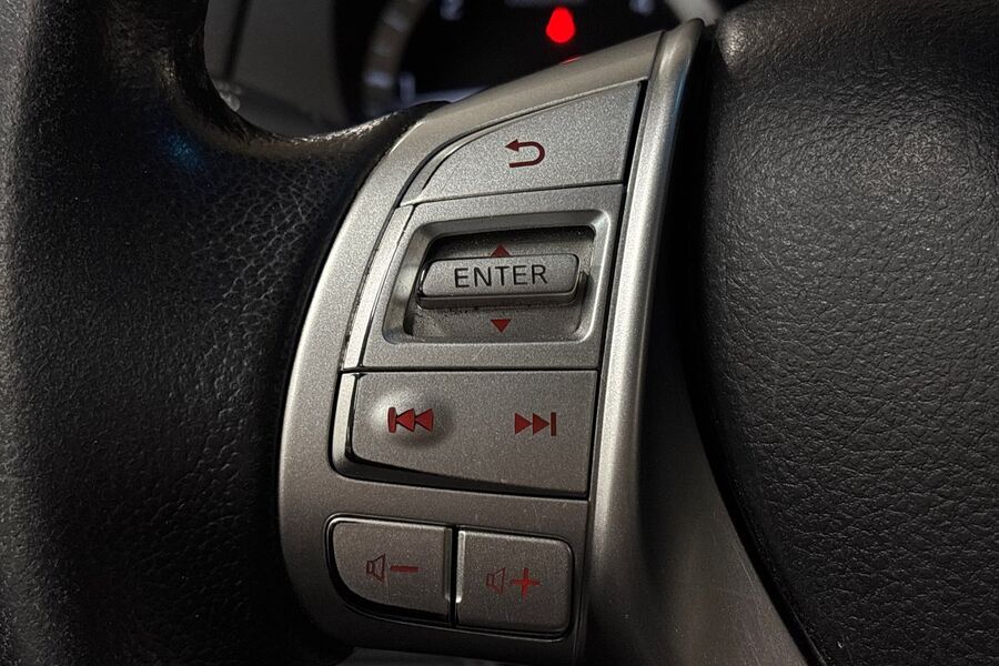 Nissan Navara vaihtoauto